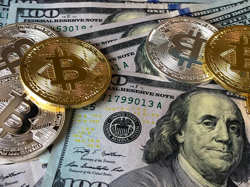 بيتكوين تقترب من 115 ألف دولار وسط تفاؤل التجارة بين الولايات المتحدة والصين وتوقعات خفض الفائدة
